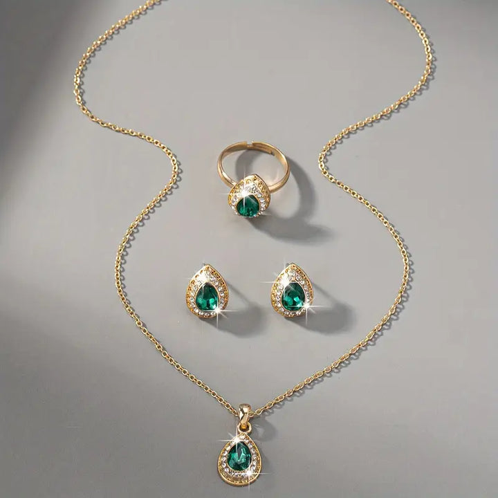 Noémie Glastra - Gold Jewelry Set